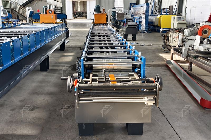Self Lock Roof Sheet Roll Forming Machine Self Lock Roof Sheet Roll Forming Machine
