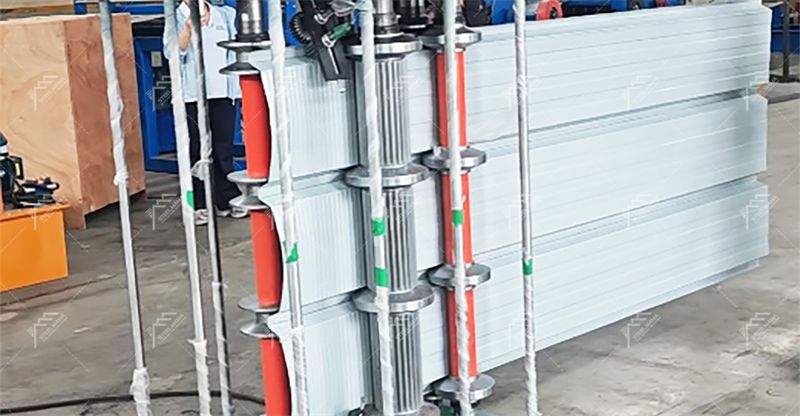 Curving Vertical Roll Forming Machine .jpg