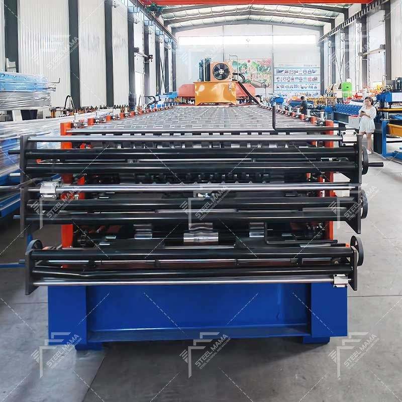 Steelmama Easy Operation 840 IBR & 836 Corrugated & 1025 Tile Roofing Sheet Panel Three Layer Machine for Chile