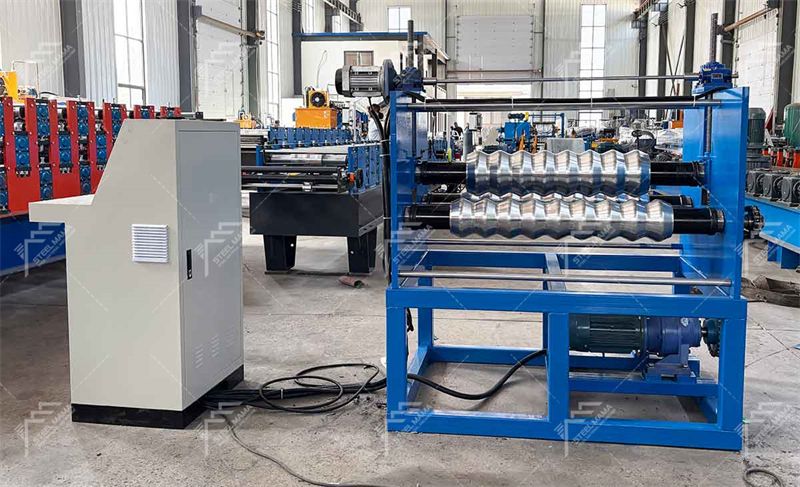 Curving roof sheet Machine