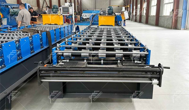 Trapezoidal roof sheet metal panel forming machine