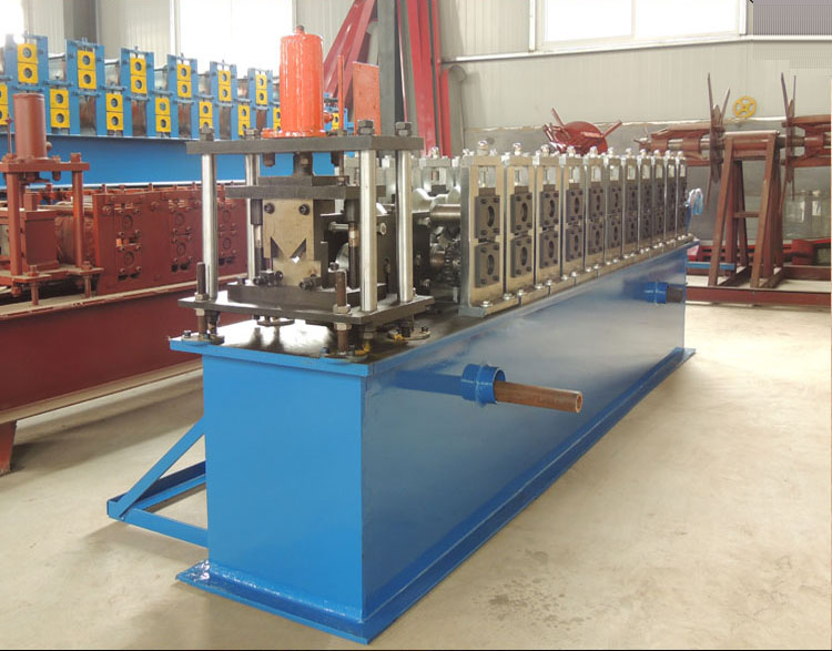 Angle bead roll forming machine