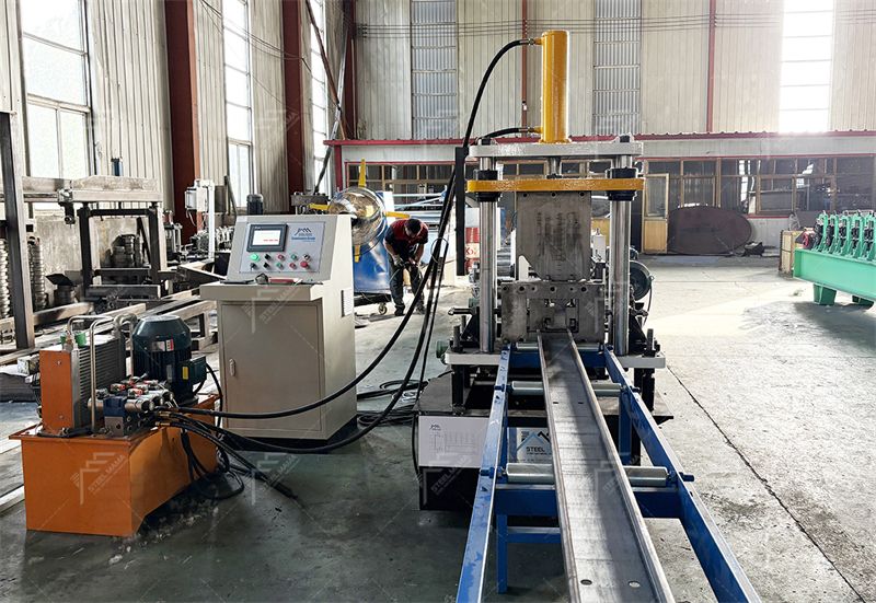 c purlin machine.jpg