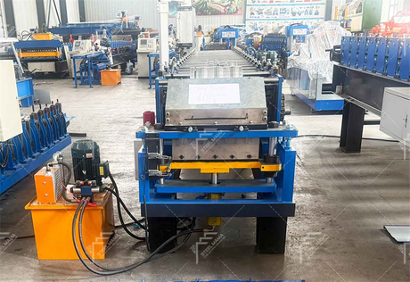 self lock panel machine.jpg