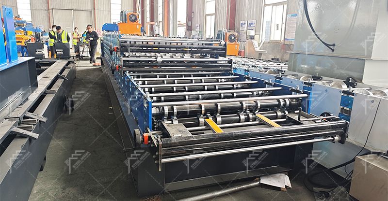 Triple layer roof tile forming machine