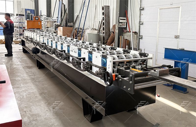ridge capping roll forming machine​.jpg