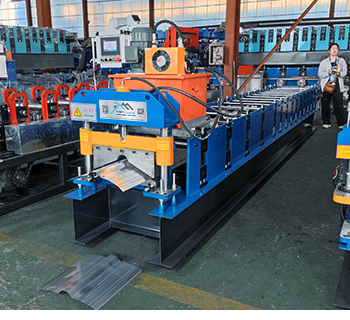ridge cap roll forming machine