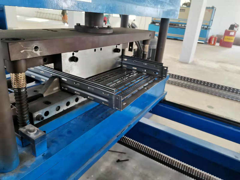 cable tray roll forming machine