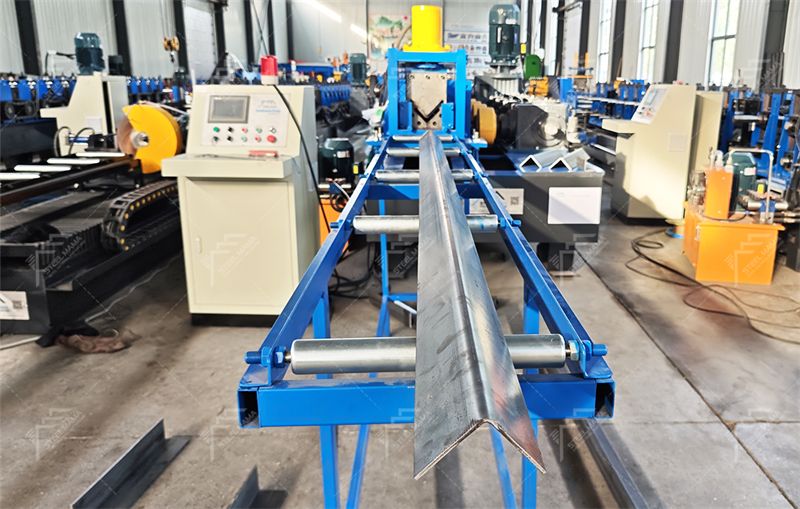 Angle Coner L Angle Bar Roll Forming Machine .jpg