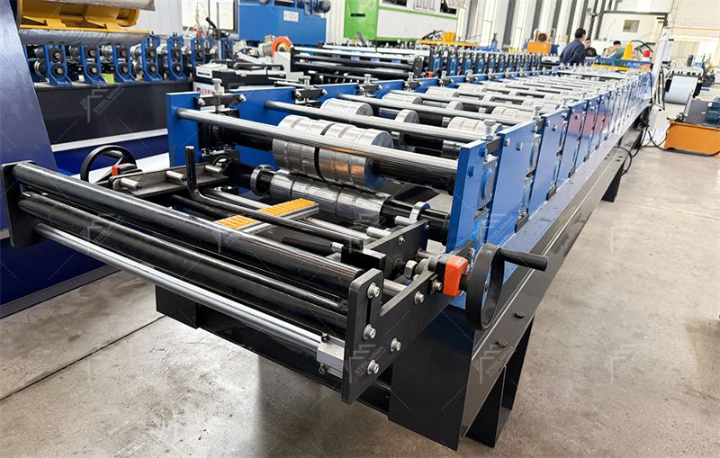 Self Lock Roll Forming Machine