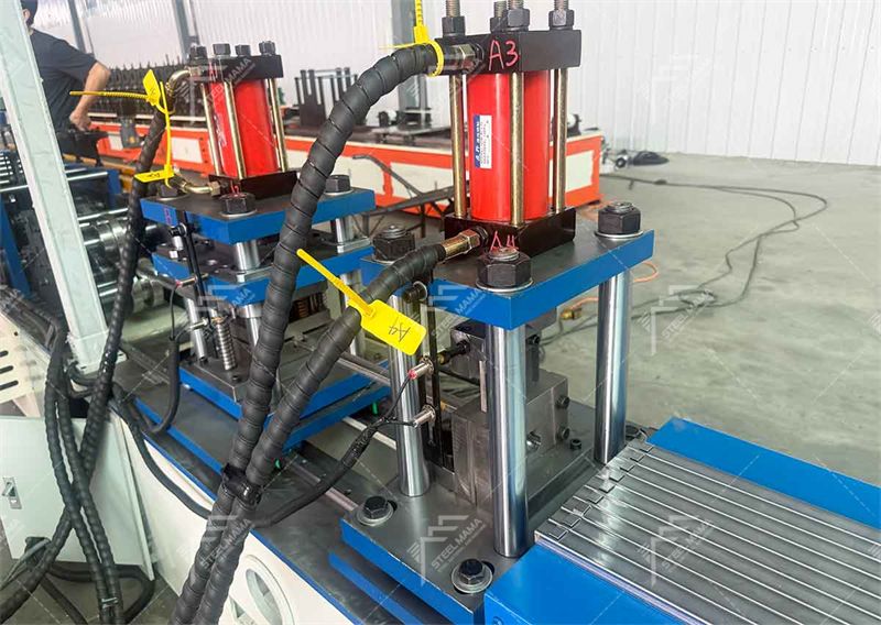 Electrical cabinet guide Rail machine