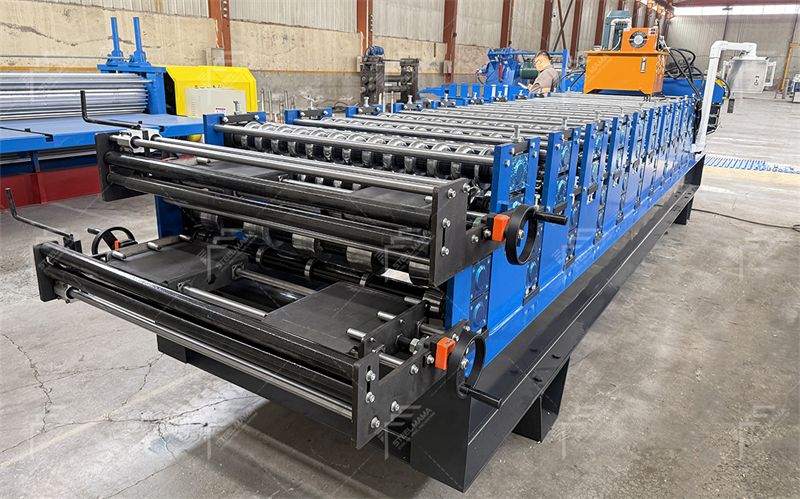 double layer roof sheet roll forming machine.jpg