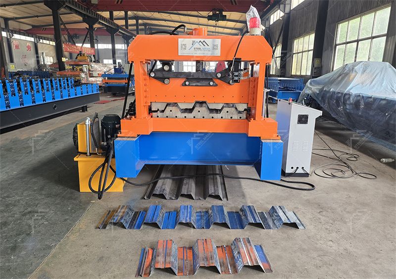 Decking Floor Making Machine
