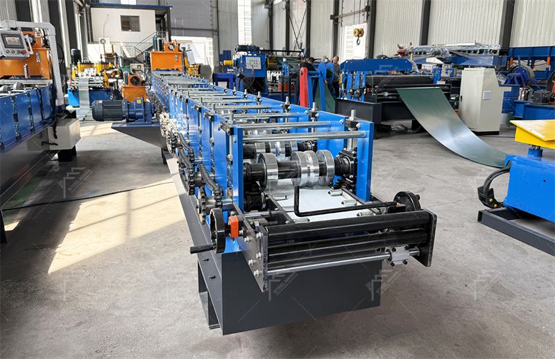 Gutter machine
